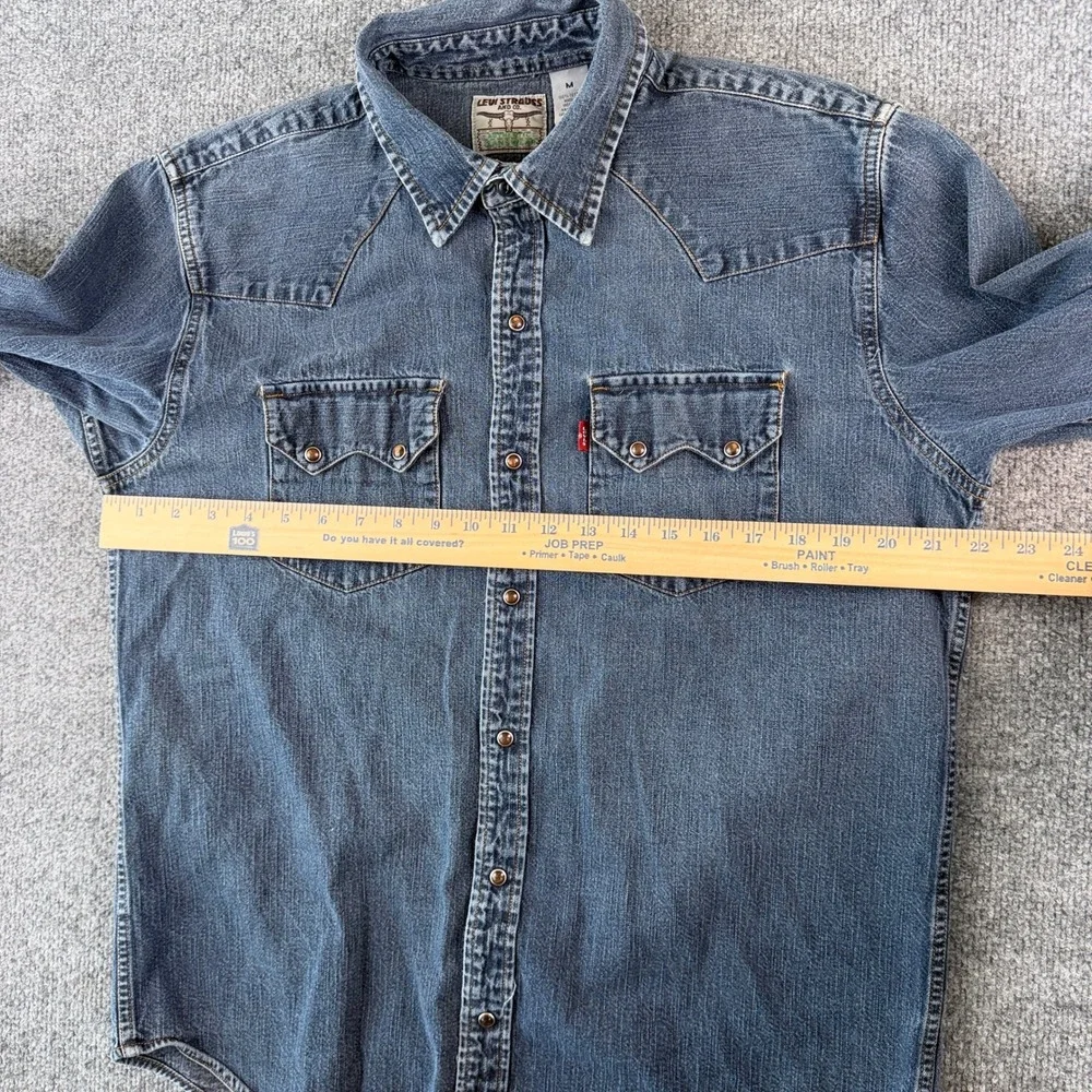 Levis Shirt Mens M Blue Denim Pearl Snap Sawtooth Pocket Western Long Sleeve